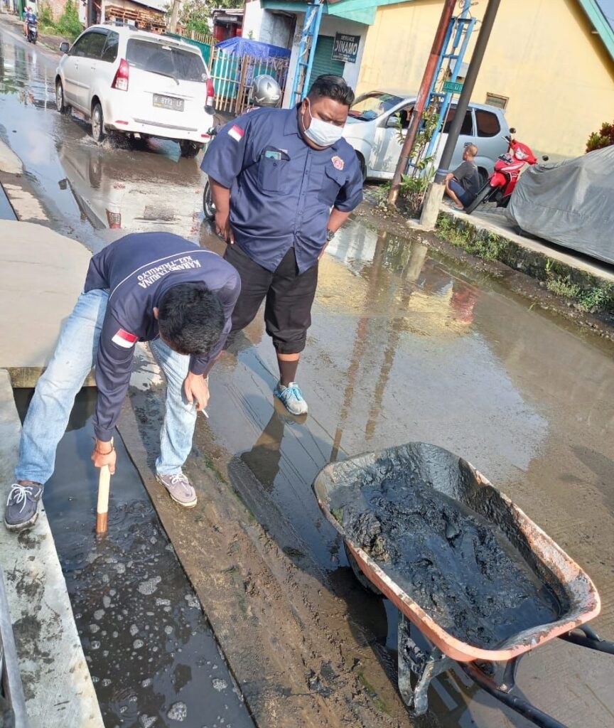 Karang Taruna Kecamatan Genuk Kota Semarang Bersama Warga Gelar Kerja Bakti Antisipasi Bencana