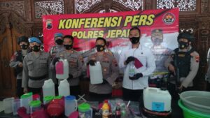 Sembilan Peminum Tewas, Penjual Miras Oplosan di Jepara Ditangkap