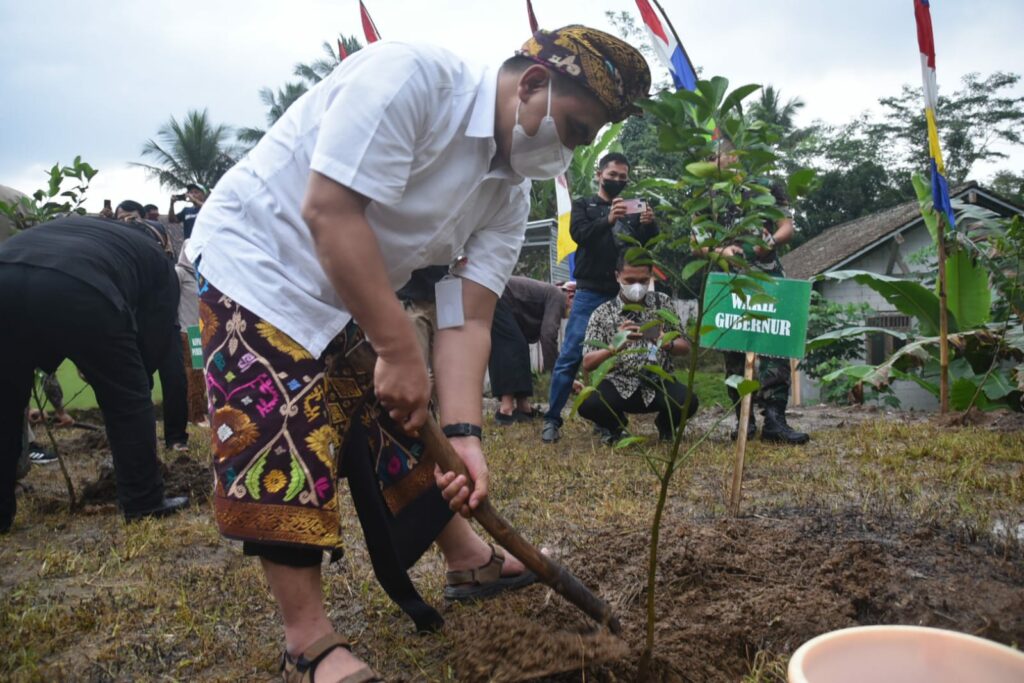 Wakil Gubernur  Jateng Taj Yasin Ajak Petani Banjarnegara Gunakan Tanam Organik