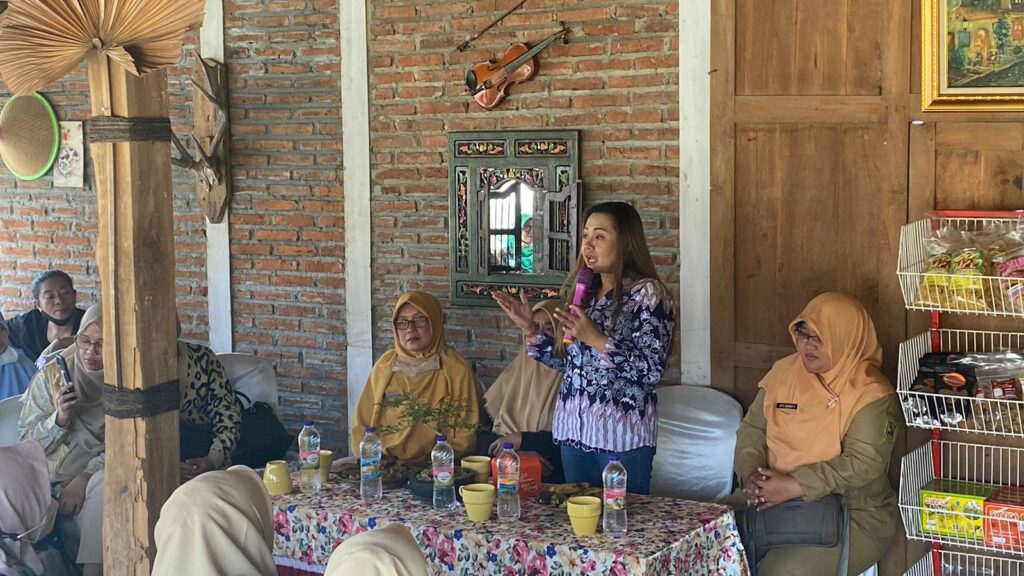 Lasmi Sosialisasikan 4 Pilar kepada Emak Emak
