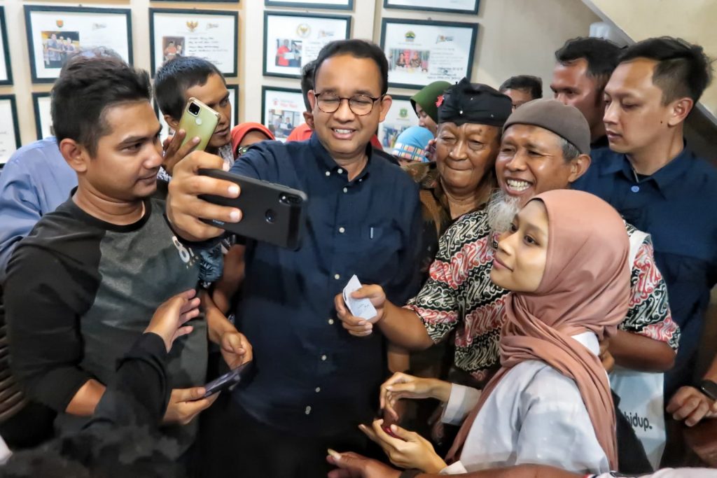 Kuliner Khas Semarang Lunpia Cik Me Me Curi Perhatian Capres 01 Anies