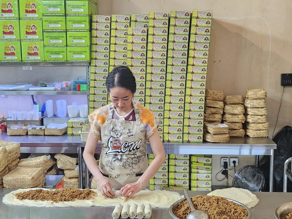 Resep Cinta Lunpia Cik Meme Semarang Satu Dekade Andalan Kuliner Bagi Wisatawan