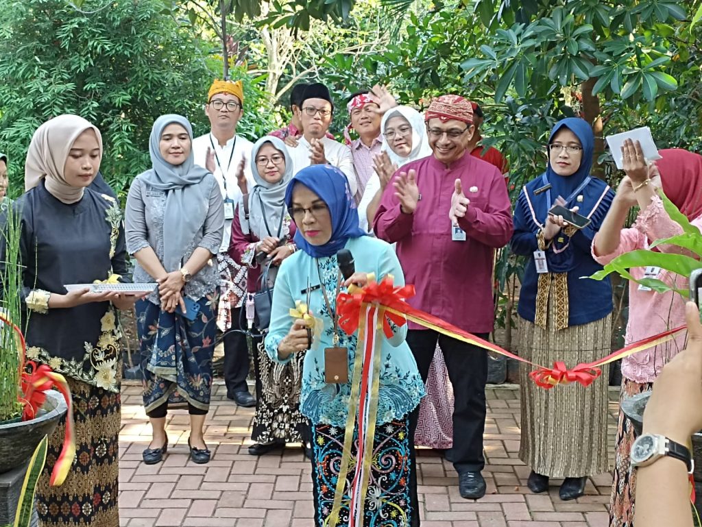 DLH Bangun Taman Anggrek, Warga Semarang Diajak Budidaya Tanaman