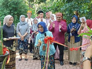 DLH Bangun Taman Anggrek, Warga Semarang Diajak Budidaya Tanaman