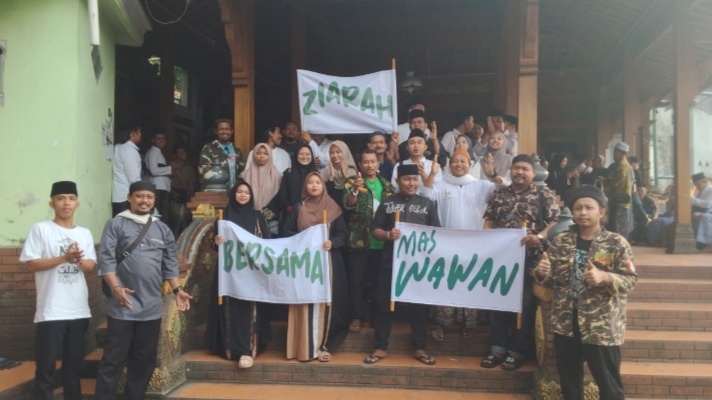 Ngalap Berkah Para Wali, Ratusan Warga Ikut ‘Ziarah bersama Mas Wawan’ ke Makam Ki Ageng Pandanaran