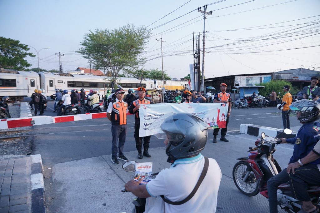HUT ke-79 RI, Jadi Momen Ingatkan Pentingnya Keselamatan di Perlintasan Kereta