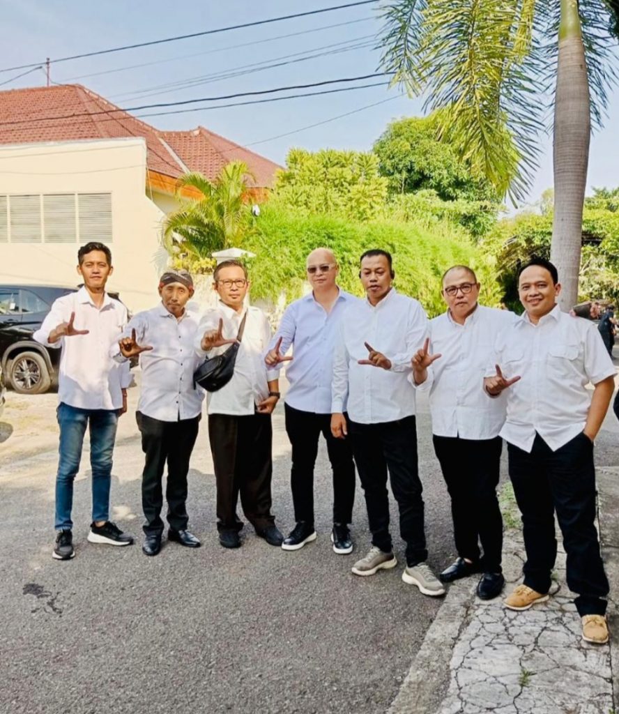Bertemu Jokowi di Solo, Relawan Arus Bawah Jokowi Siap Menangkan Ahmad Luthfi dan Taj Yasin di Pilgub Jateng