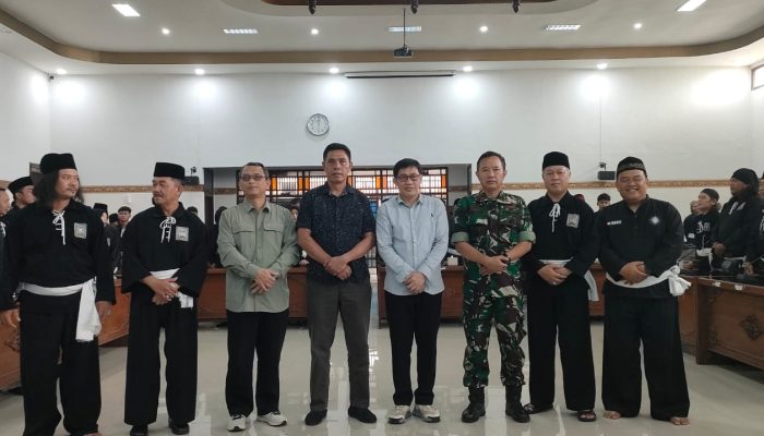 Ratusan Pendekar PSHT Padati Gedung DPRD Banjarnegara, Ada Apa?