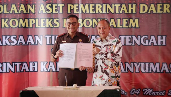 Kajati Serahkan Aset Kebondalem ke Pemkab Banyumas