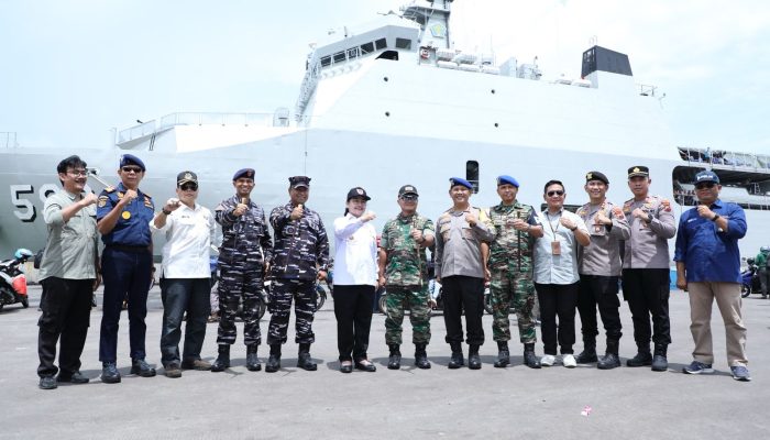 Agustina, Wali Kota Semarang Sambut Ribuan Pemudik Naik Kapal Perang