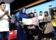 Bupati Pekalongan Fadia Arafiq Serahkan Sertifikat Rumah untuk Warga Kampung Semonet Baru