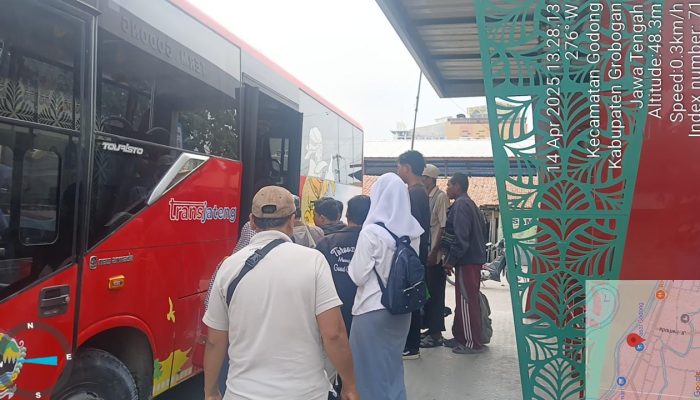 Warung Miras Buka Dekat Sekolah dan Halter Bus Trans Jateng