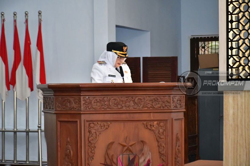 Bupati Farida Arafiq
