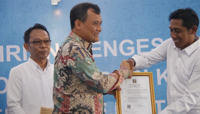 Kado Ultah Terindah Buruh di May Day, Gubernur Ahmad Luthfi Hadiahi “Koperasi Buruh” Solusi Riil Kebutuhan Pokok