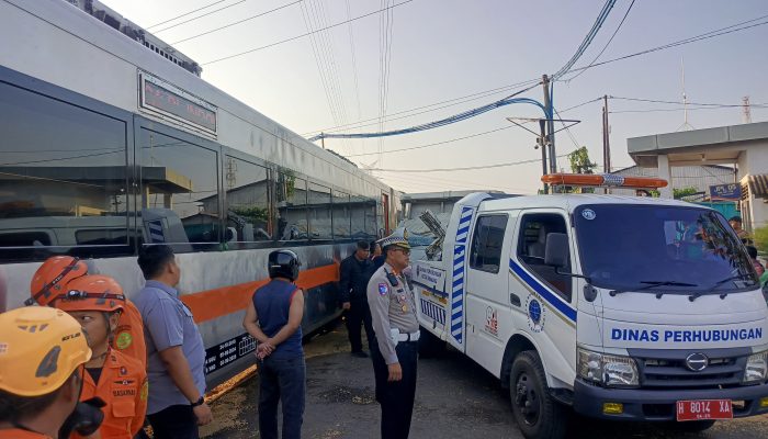 Tertemper Truk, Lokomotif KA Harina Ditarik, Jalur Semarang Alastua Kembali Pulih