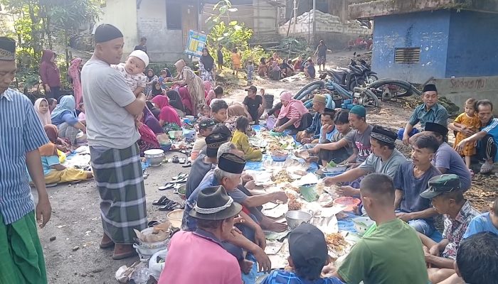 Merti Desa Sugihmanik, Ribuan Warga Berdesakan Lihat Tayub