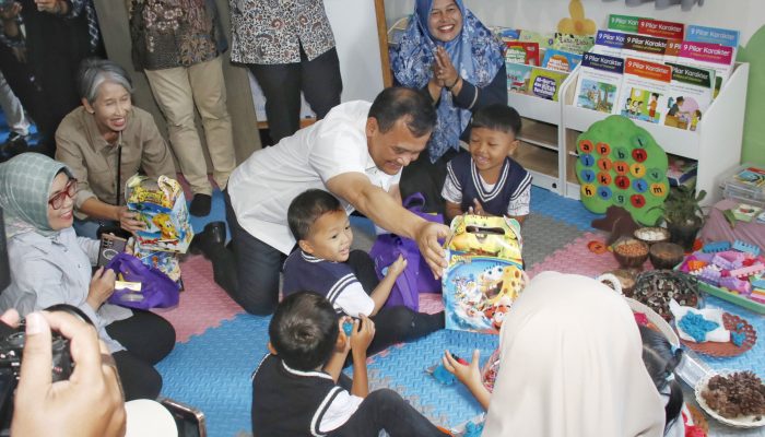 Terobosan Gubernur Ahmad Luthfi. Naik Trans Jateng Buruh Hanya Bayar Rp 1.000 dan Daycare Untuk Anak