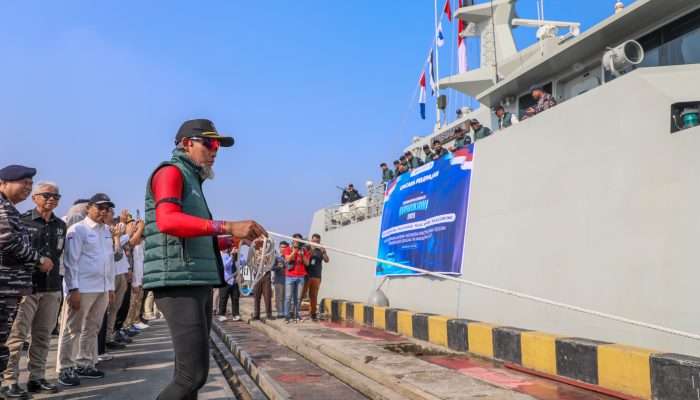 Sekda Jateng Berangkatkan Tim Ekspedisi Rupiah Berdaulat ke Karimunjawa, Dikawal KRI Butana 