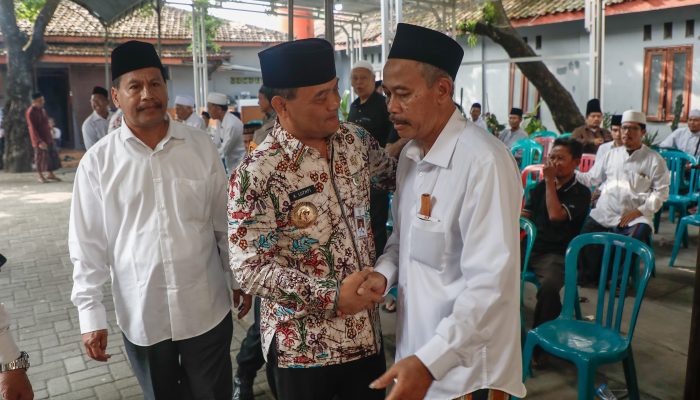 Turut Belasungkawa, Gubernur dan Wakil Gubernur Jateng Hadiri Pemakaman Nyai Djamilah Hamid Baidhowi di Lasem