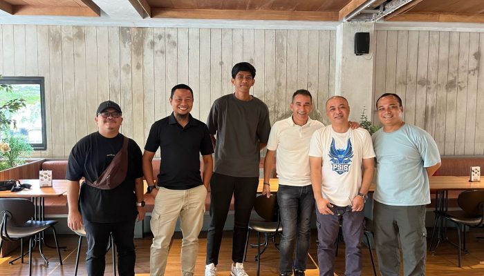 Menjaga Komunikas Gerald Vanenburg Temui Pemain PSIS, Rahmat Syawal Diundang Timnas U23?