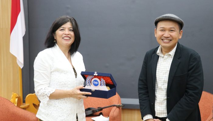 FISIP UNDIP, Politik Algoritma Oleh Prof. Merlyna Lim Bicara Politik Digital