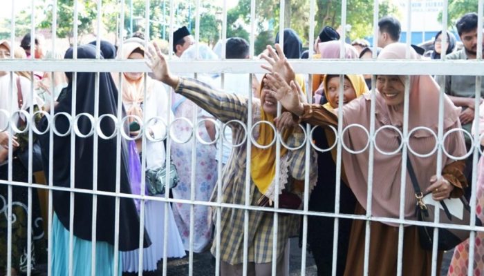 Wakil Wali Kota Salatiga Nina Agustin Lepas 156 Jemaah Haji Asal Kota Salatiga