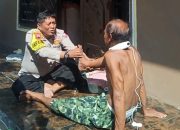Aiptu Ferdika Nova Berikan Terapi Kesehatan Kepada Warga Kota Tegal 