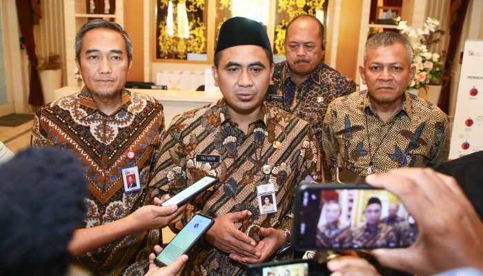 Awas Pinjol Ilegal Penipuan Mengintai, Wagub Jateng Bentuk Satgas Keuangan Ilegal