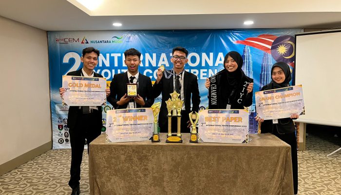 Tim PPM Al Hikmah Semarang Raih Juara Umum di 2nd International Youth Conference 2025 di Malaysia