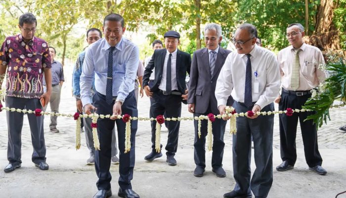 Rektor UNDIP Resmikan Gedung Parkir Bersama, Tingkatkan Fasilitas Kampus