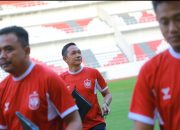 Kahudi Wahyu Pantau Pemain Seleksi Pada Gelar Latihan Perdana
