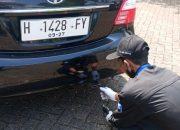 Kurangi Efek Rumah Kaca, DLH Gelar Uji Emisi Gas dan Berikan Bibit Tanaman