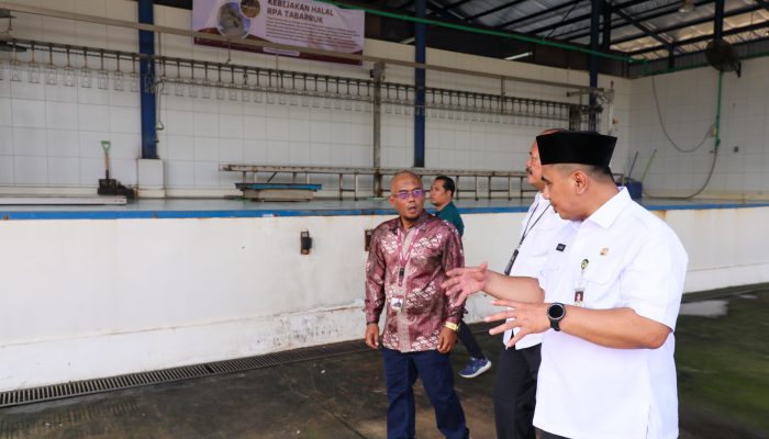 Taj Yasin: Pengelolaan Limbah Rumah Potong Ayam Tabarruk Kudus Bisa Jadi Percontohan