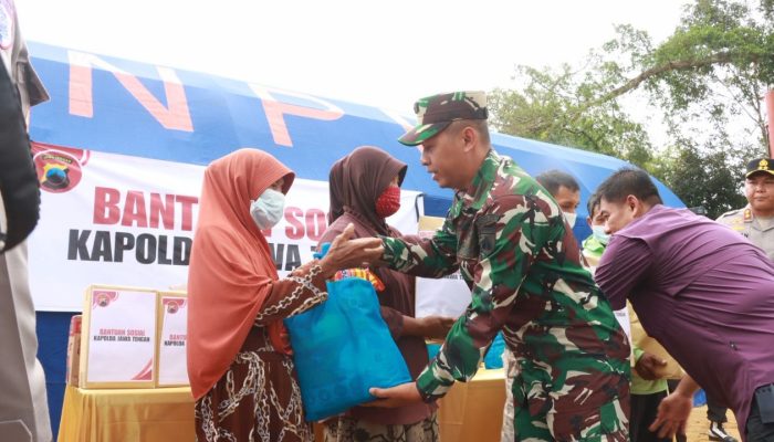Wakapolda Jateng Beri Bantuan dan Dukungan Moral untuk Korban Kebakaran Sumur Minyak di Blora