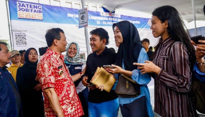 AyoKerjo Jateng, Lowongan Kerja Lulusan SMA-D2 September-Oktober di Sukoharjo, Pati, Semarang dan Solo