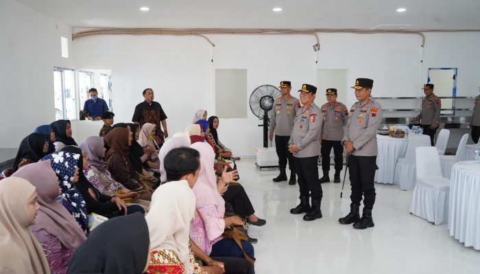 Libatkan Warga Sekitar, Wakapolri Sebut SPPG Polri di Gedawang Sebagai Bukti Kepedulian Polri Pada Masyarakat