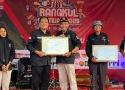 Wakil Ketua DPRD Suharsono Terima Penghargaan “Tokoh Penggerak UMKM Terinspiratif”
