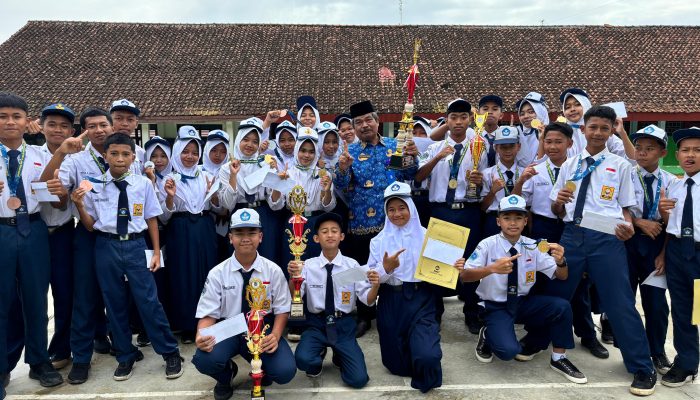 ‎Berjuang Melawan Kebodohan dan Hoaks, SMPN 2 Punggelan Rayakan Hari Pahlawan dengan Prestasi