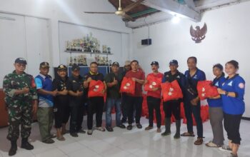 Respon Cepat, Wali kota Agustina Salurkan Bantuan Untuk Korban Banjir Mangkang dan Purwoyoso