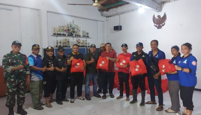 Respon Cepat, Wali kota Agustina Salurkan Bantuan Untuk Korban Banjir Mangkang dan Purwoyoso