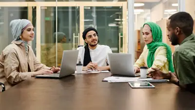 Pemerintah Perluas Penguatan Ekonomi Desil Bawah, Bunga Mekaar 8%