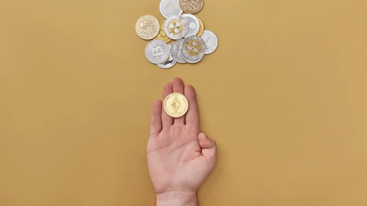 BTC di Bawah US$81.000, ETH di Bawah US$2.400; US$350 Juta Long Terlikuidasi