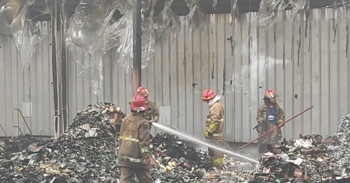 Gudang Paket Bekas PT Parindo di Gunung Putri Terbakar, Diduga Tak Berizin