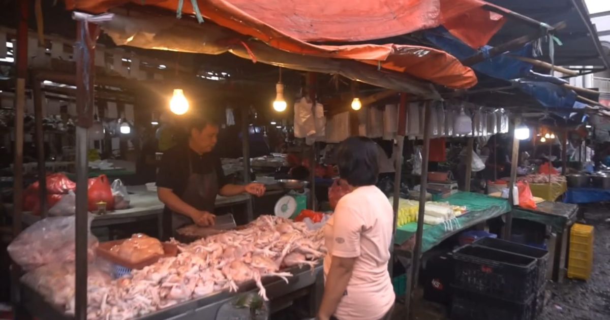 Harga Ayam di Pasar Cileungsi Tembus Rp 45 Ribu Jelang Nataru