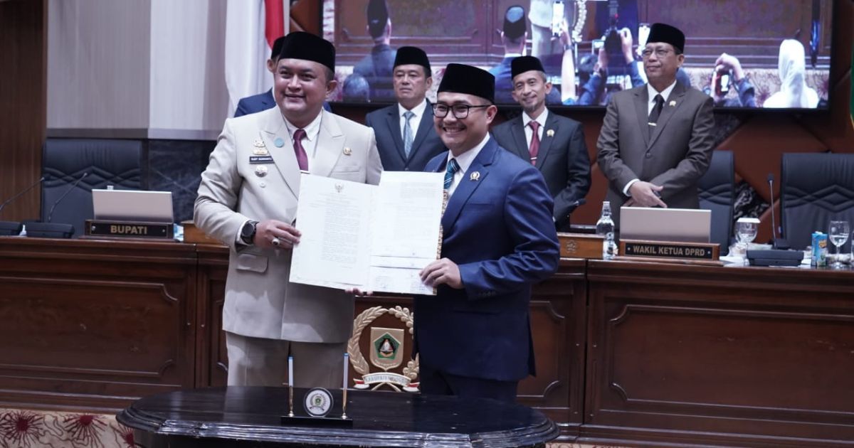 Bupati Bogor dan DPRD Sepakati Raperda Pengelolaan Sampah Jadi Peraturan Daerah