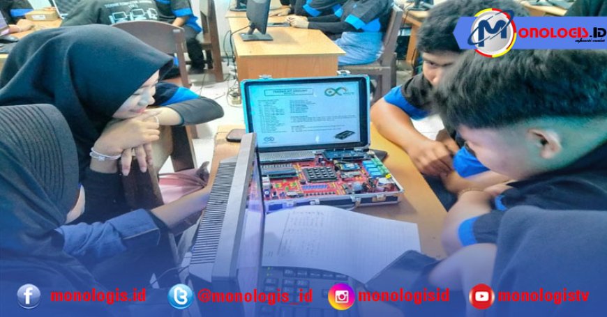 Edukasi Teknologi: Dosen Sistem Komputer Darmajaya Bawa IoT ke SMK Yadika