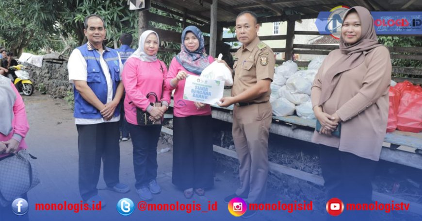 DWP Unila Bagikan 100 Paket Sembako untuk Korban Banjir Bandarlampung