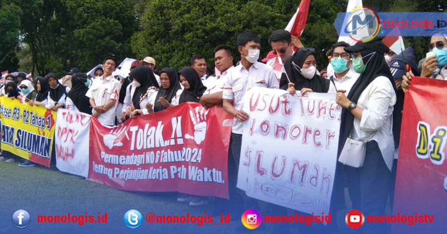 Ribuan Honorer Lampung Barat Serbu Kantor Bupati Tuntut Diangkat Jadi PPPK Penuh Waktu