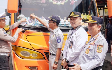 Pesisir Barat Periksa Kendaraan Angkutan Jelang Mudik Idulfitri 2025