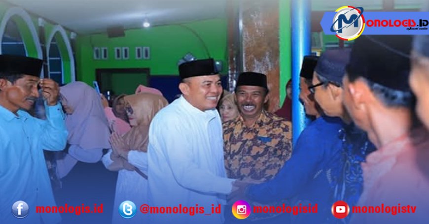 Pemkab Tulangbawang Bagikan Bantuan Saat Safari Ramadhan 2025